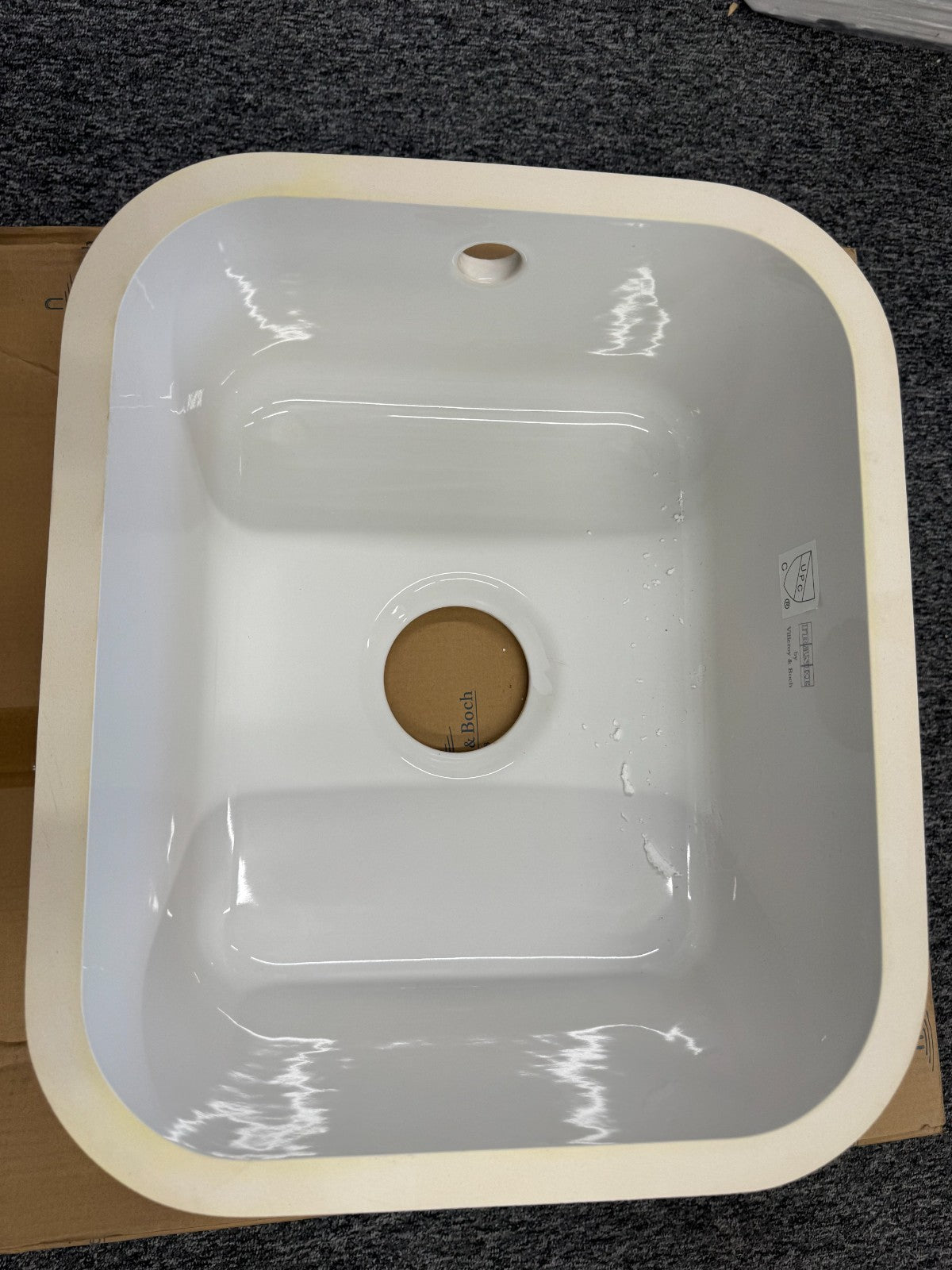 NEW Villeroy - Boch Cisterna 6704G001 White Ceramic Kitchen Sink Basin BR4242