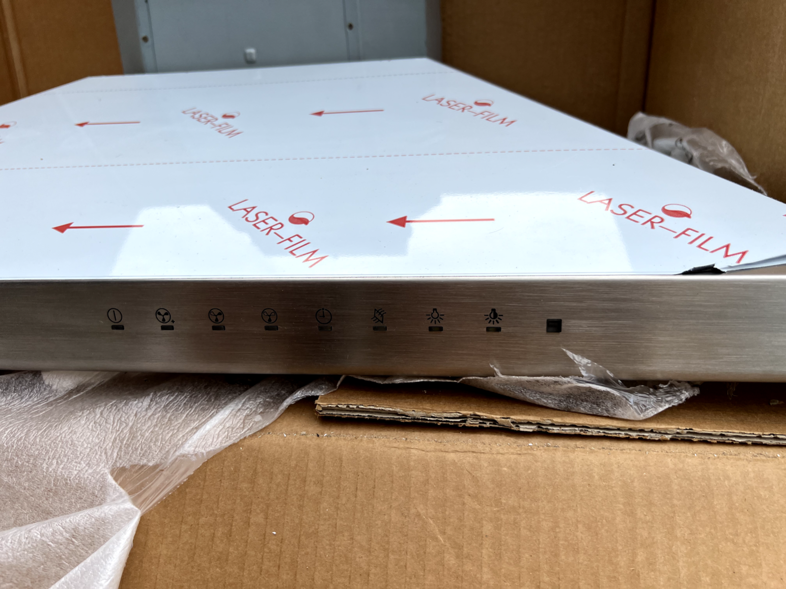 New Wolf ICBVW30S Wall Hood extractor stainless steel appliance sub zero