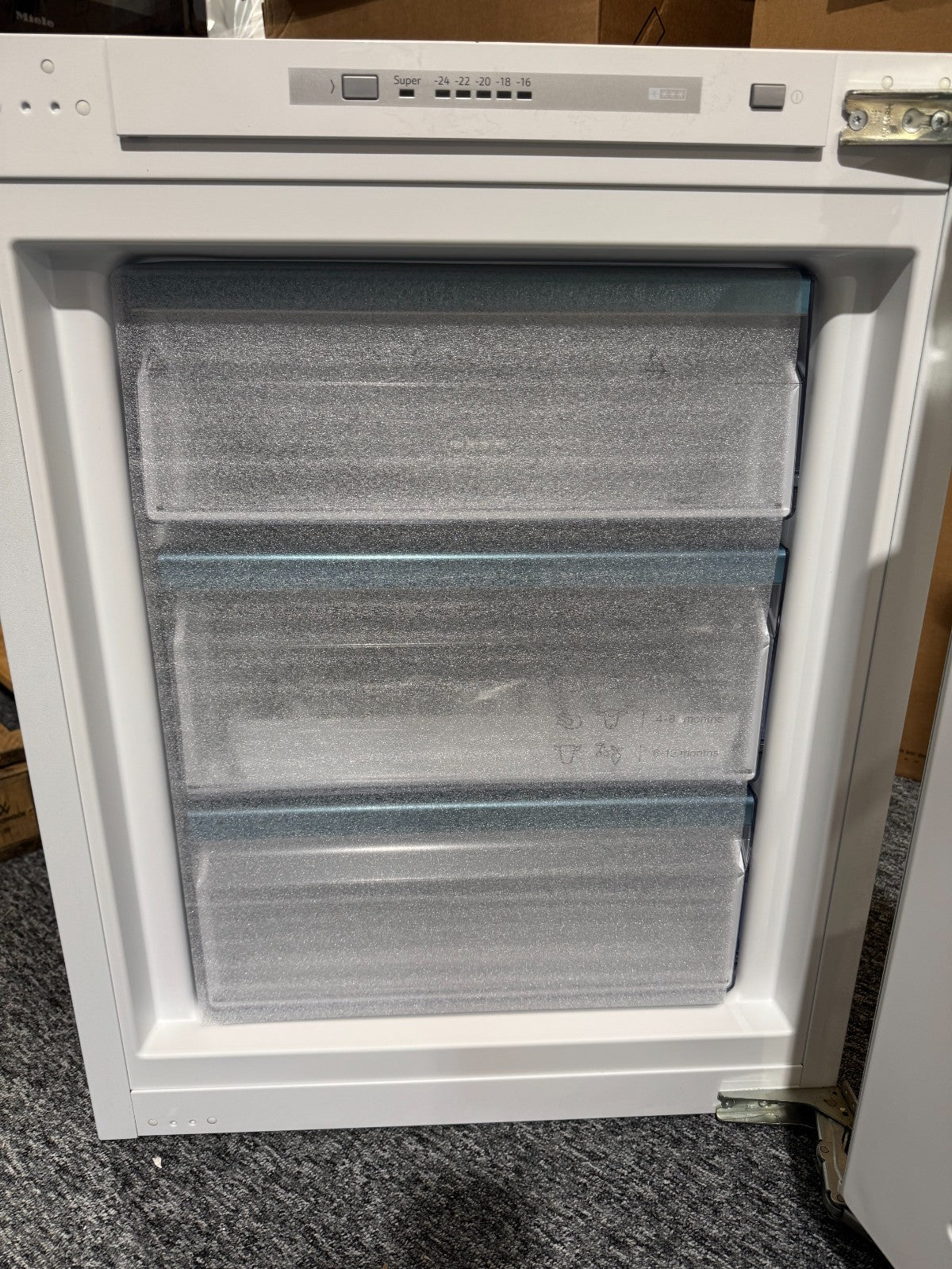 New Neff GI1113FE0 56 cm built in Integrated freezer BR4406