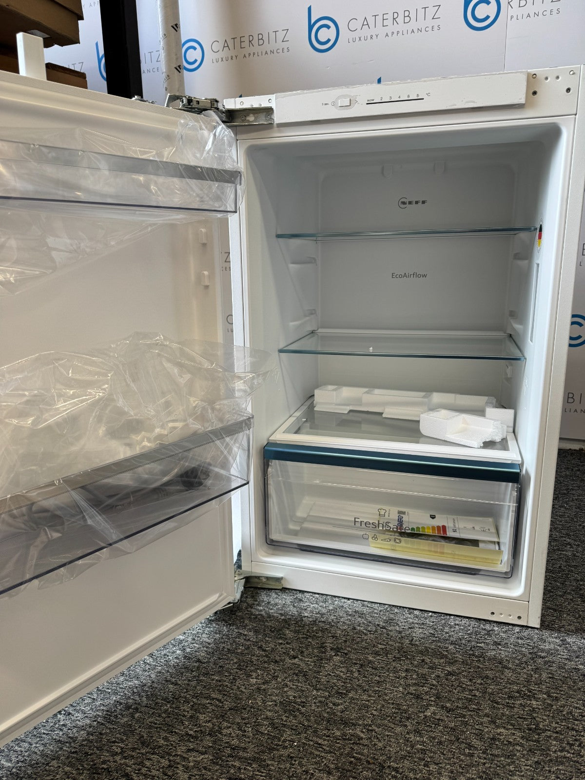 NEW Neff KU1212FE0G Built in Integrated Fridge BR4509