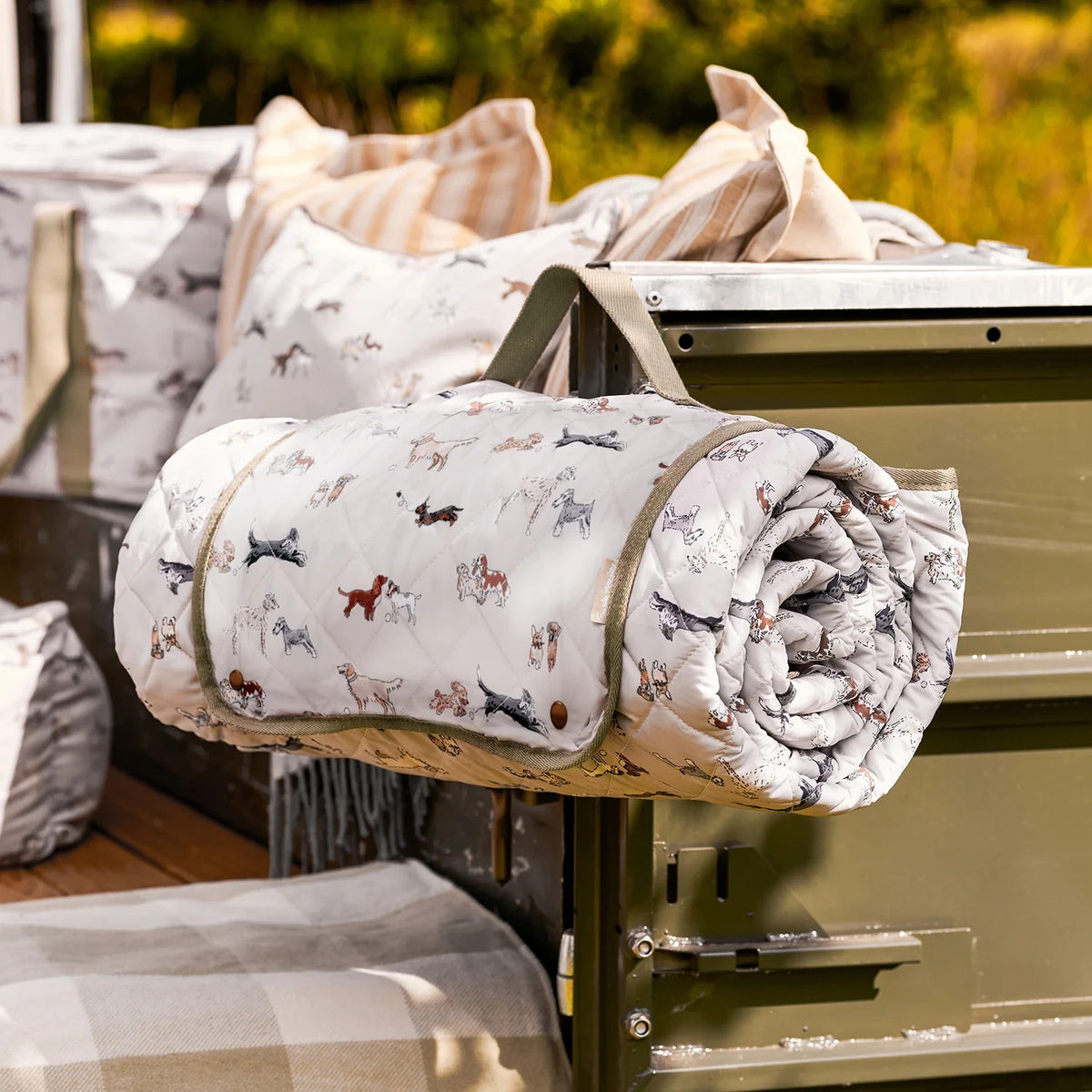 Sophie Allport DOGGY DAYCARE Picnic Blanket & Bag Cookshop IN STOCK