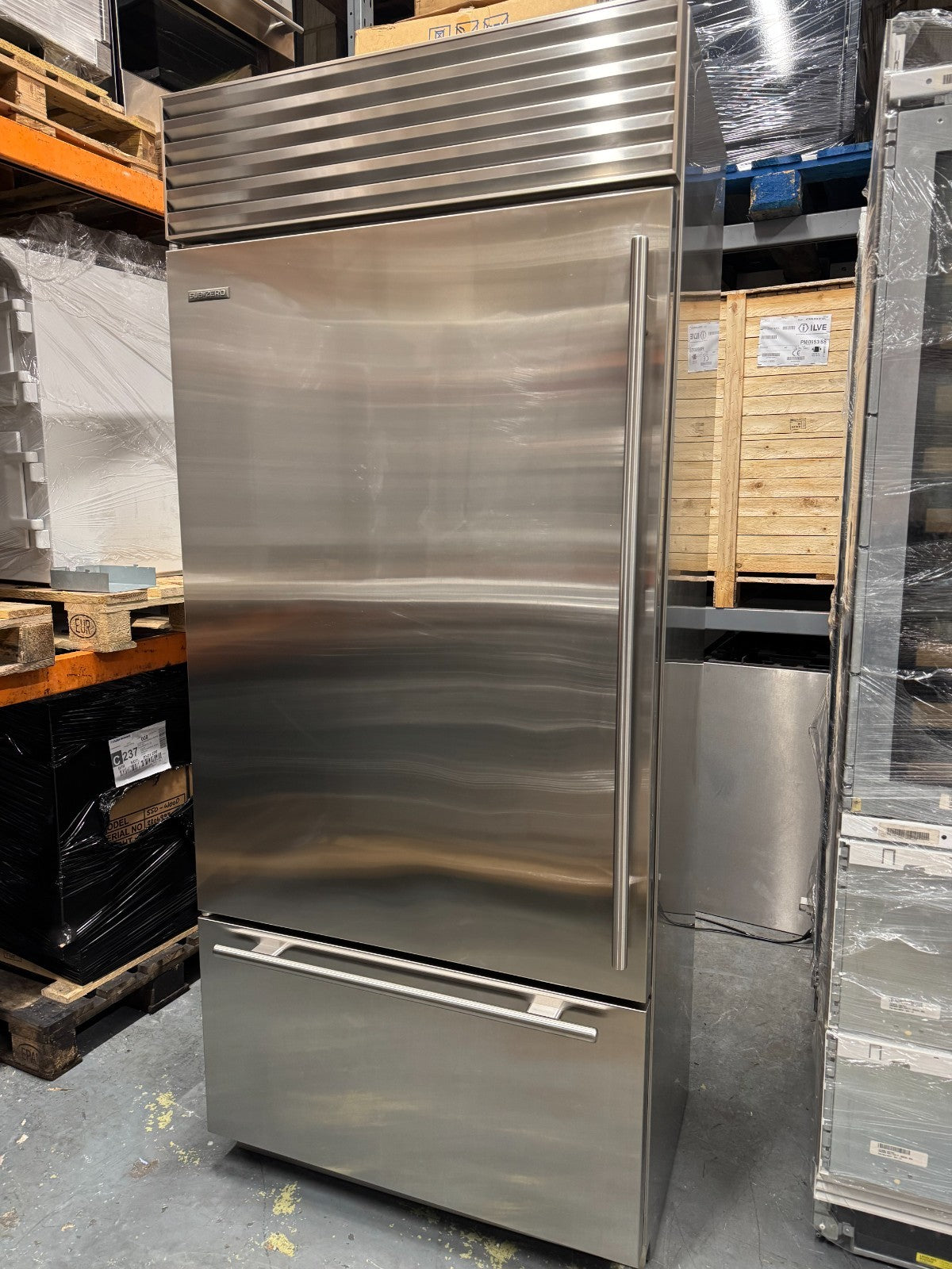 Sub-Zero ICBBI-36U/S/th Fridge Freezer 36 inch ICE subzero w/ Side panels BR4140