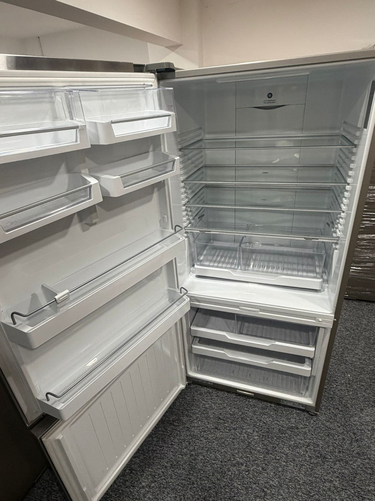 Ex Display Fisher & Paykel Fridge Freezer RF522BLXFD5 LEFT hand hinged BR4661