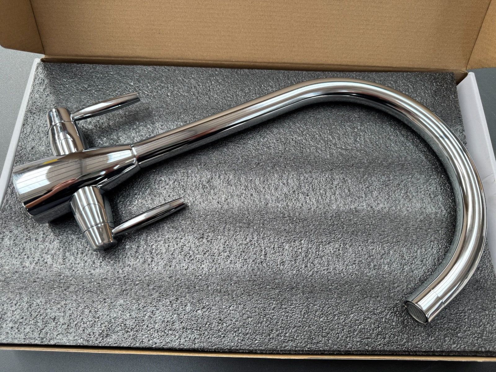 NEW Modern Chrome Kitchen Mixer tap Victoria plumbing tap HS935 factory AX4528