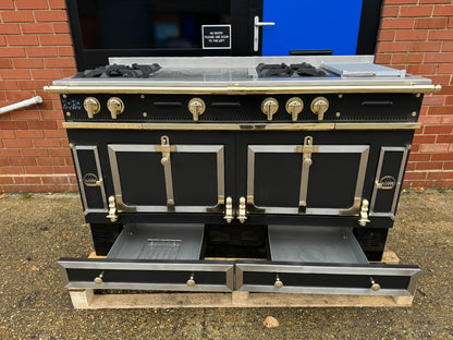 La Cornue Chateau 150 Range Cooker Oven Extractor Hood & Kitchen Black & Brass