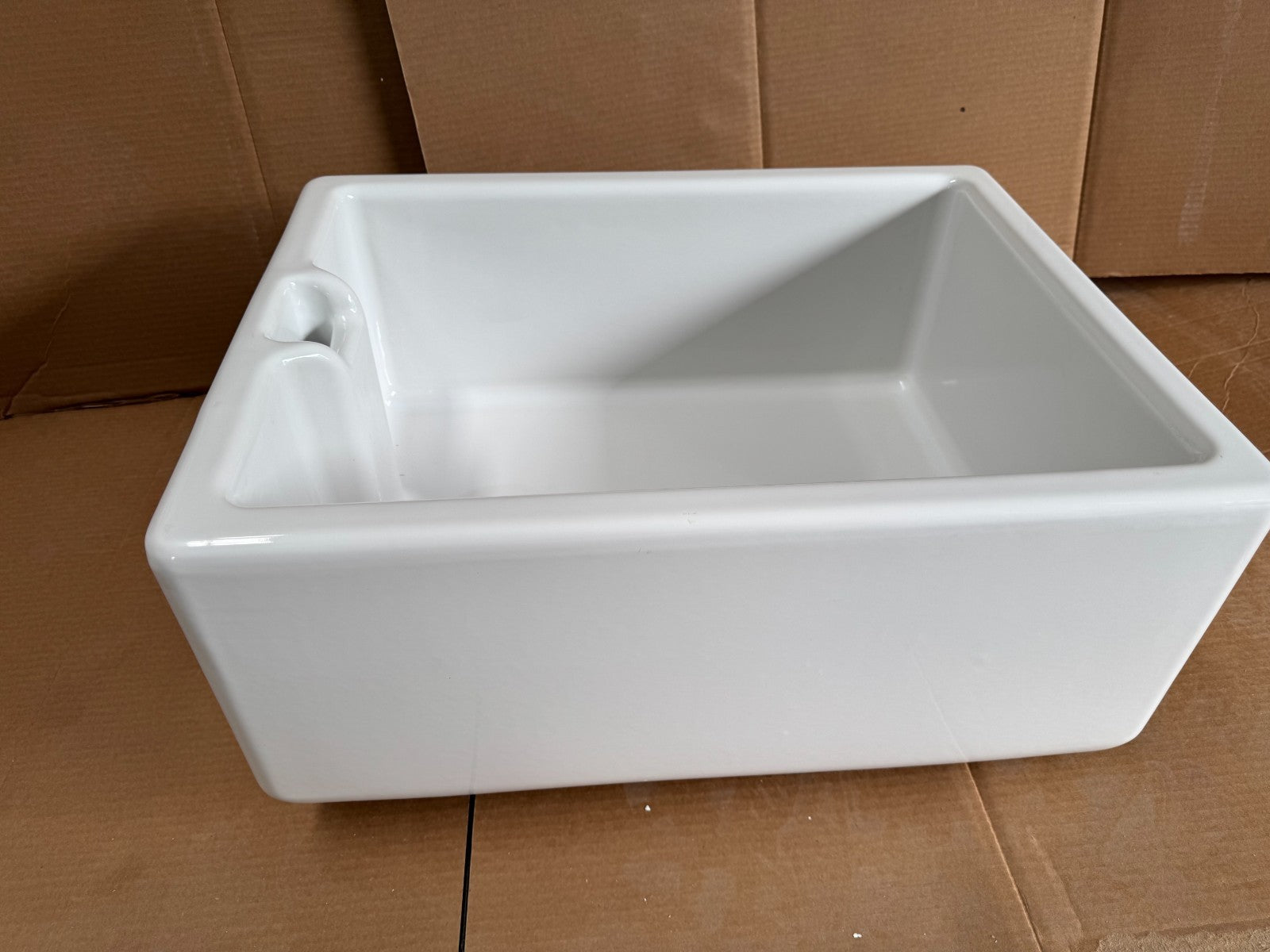 NEW UNUSED Whitebirk Belfast White Ceramic Kitchen Sink Basin Shaws AX02