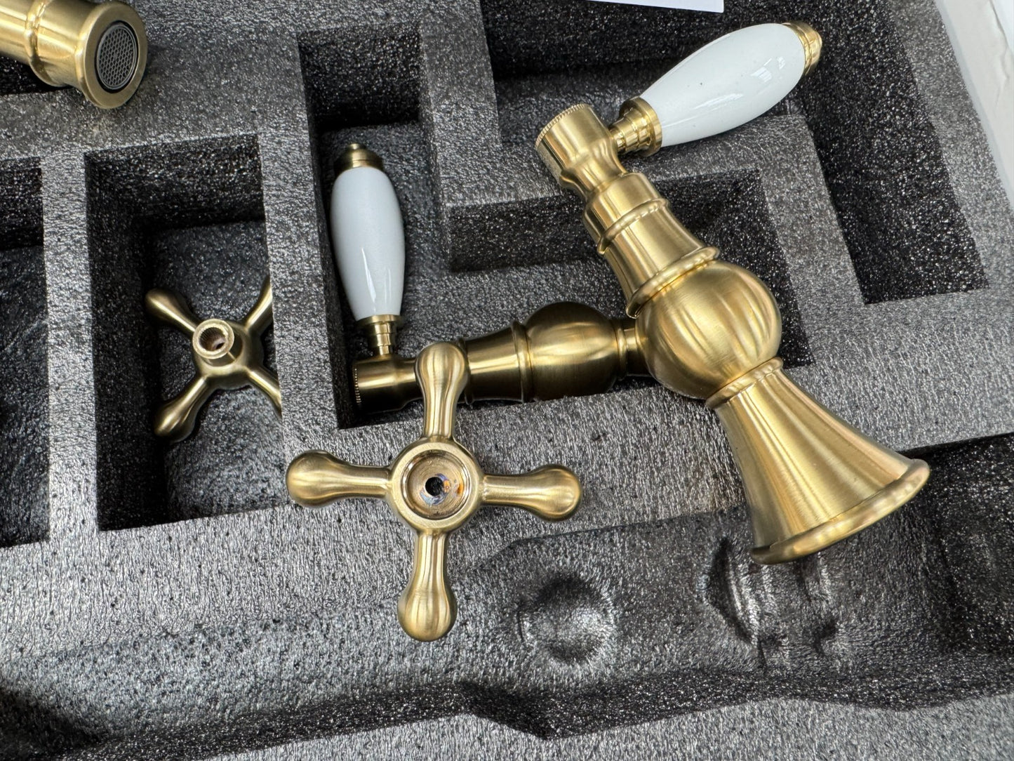 NEW Traditional 3 Hole Brass Kitchen Mixer Victoria plumbing tap factory AX4527