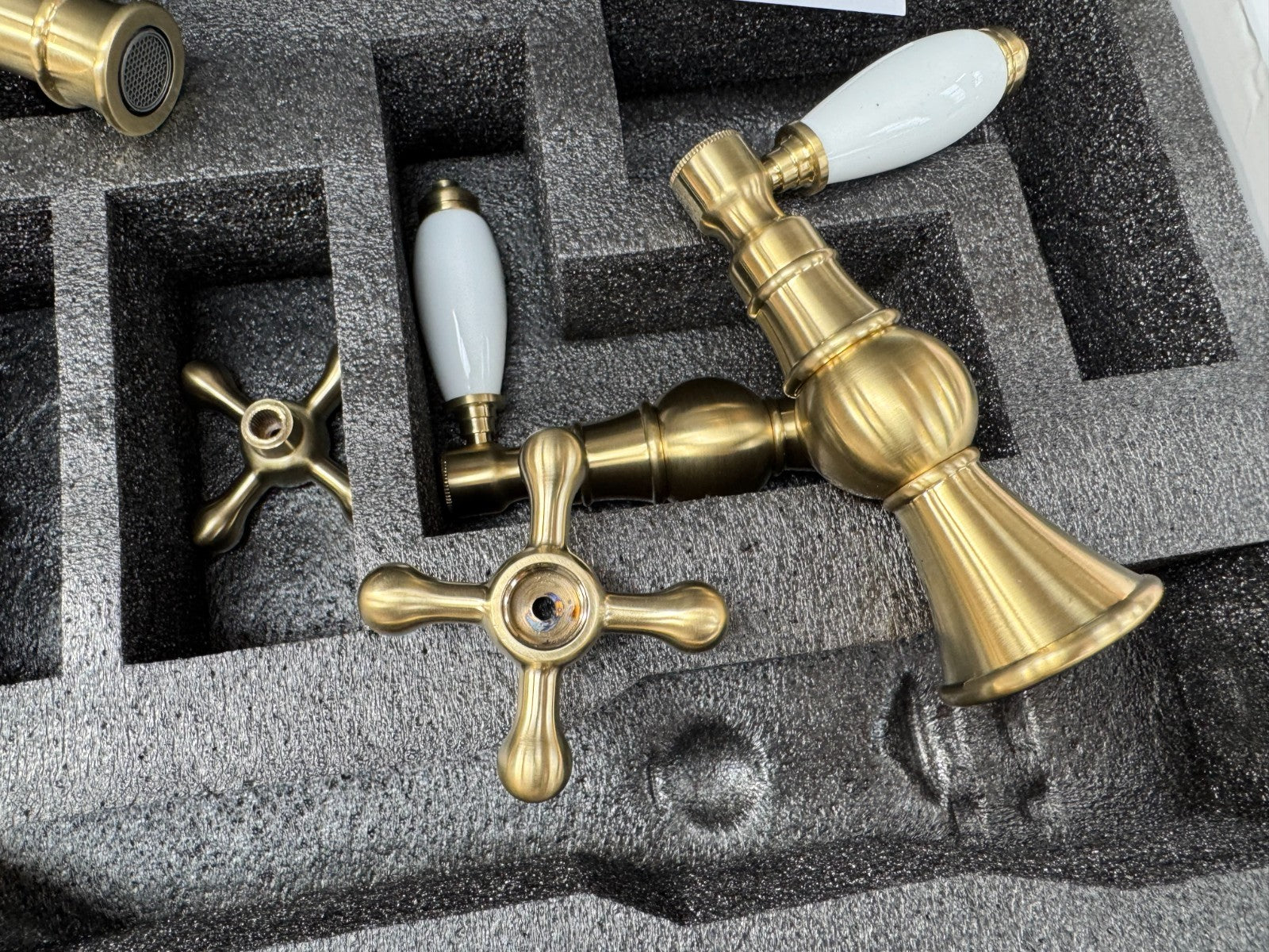 NEW Traditional 3 Hole Brass Kitchen Mixer Victoria plumbing tap factory AX4527