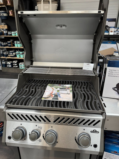 UNUSED Ex Display Napoleon Rogue PRO-S 425 Stainless Steel Gas BBQ