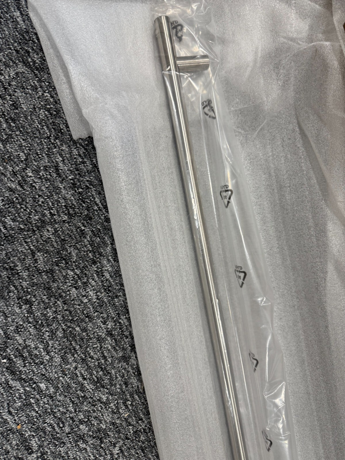 New Liebherr 990033900 3/4 Inch Round Tubular Handles x 4 BR2011