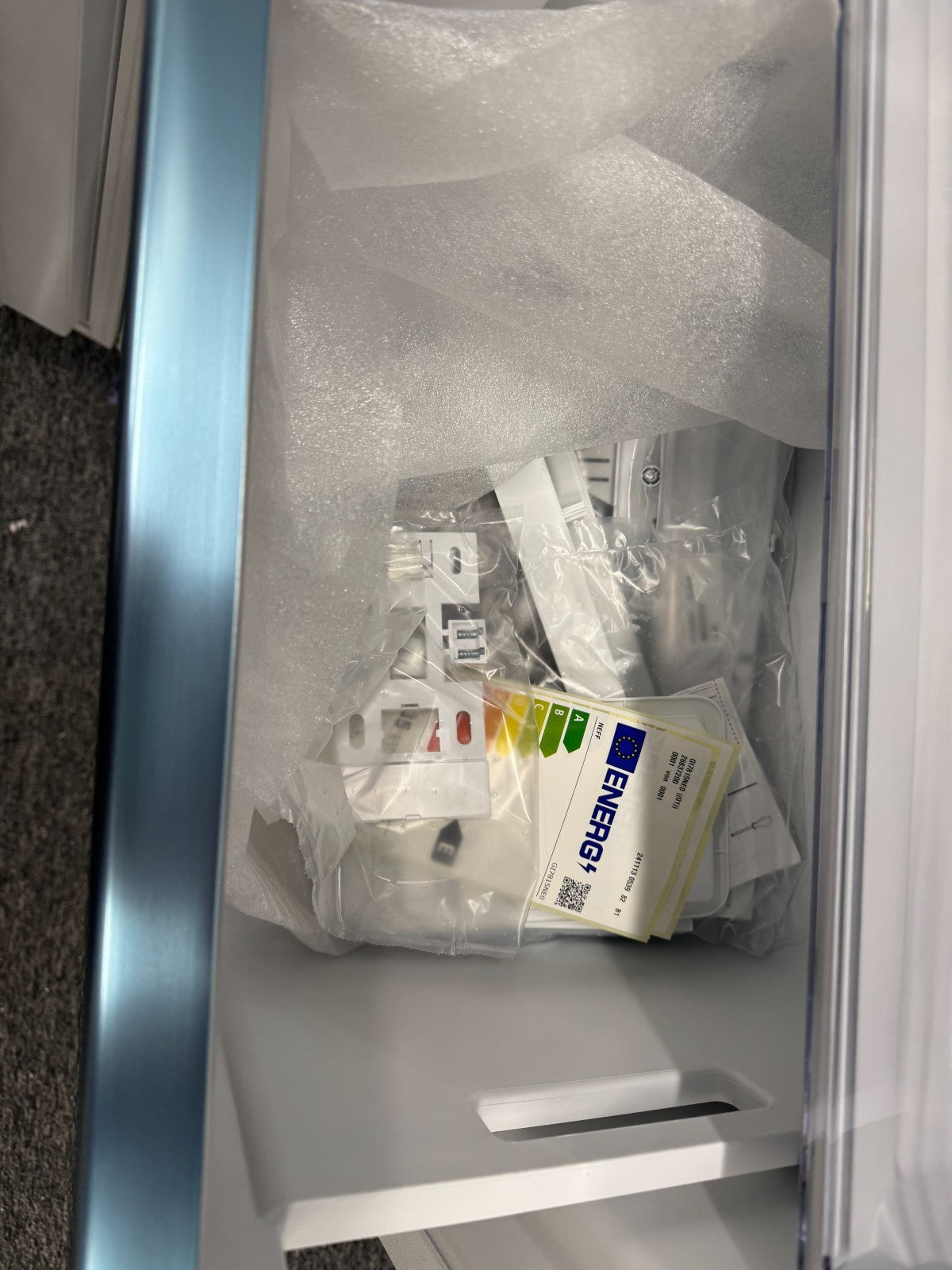 New Neff N90 GI7815NE0 Integrated No Frost Built in Column Freezer BR4163