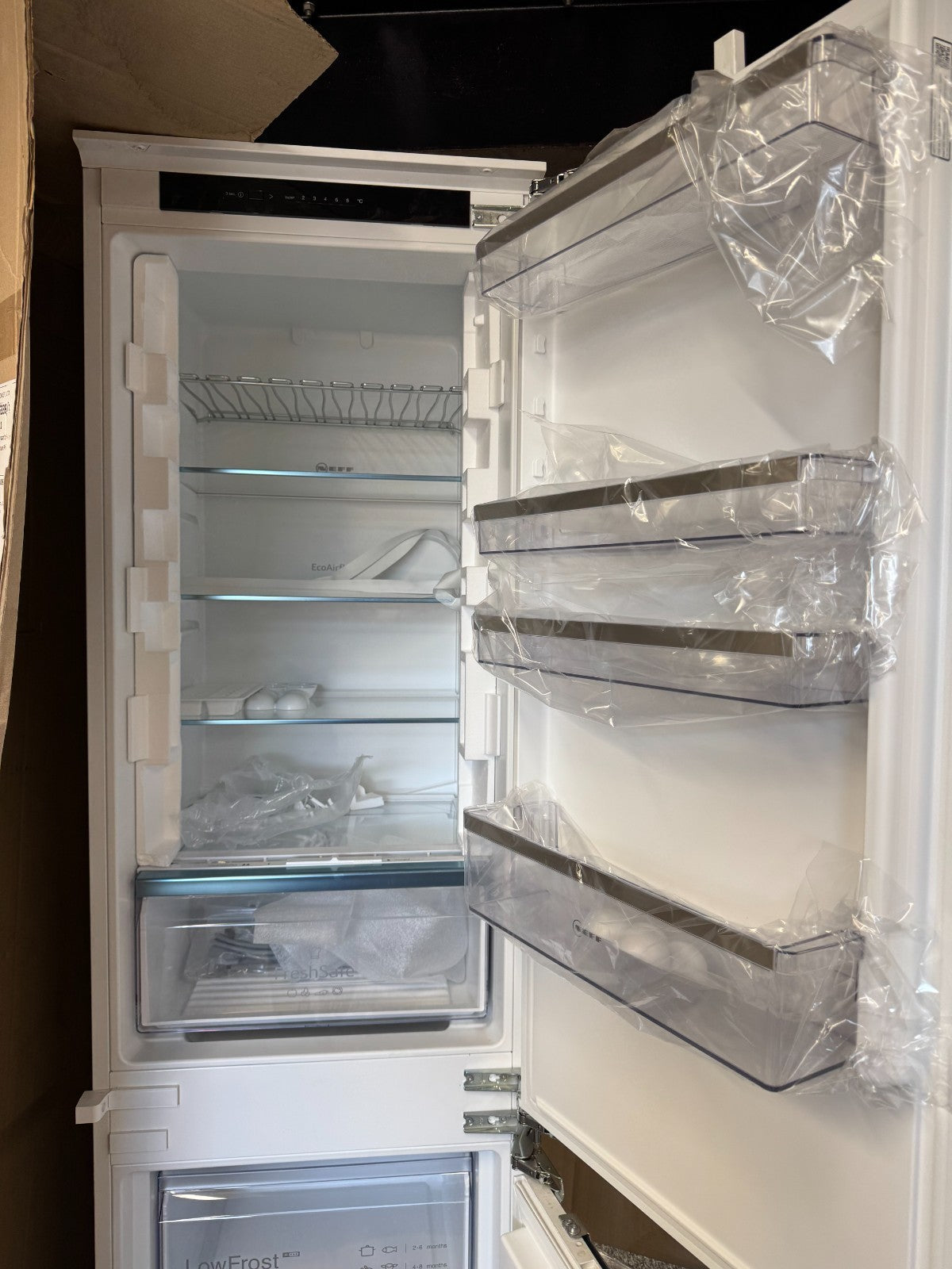 NEW Neff kI5872fe0g Built in Integrated Fridge Freezer BR4280