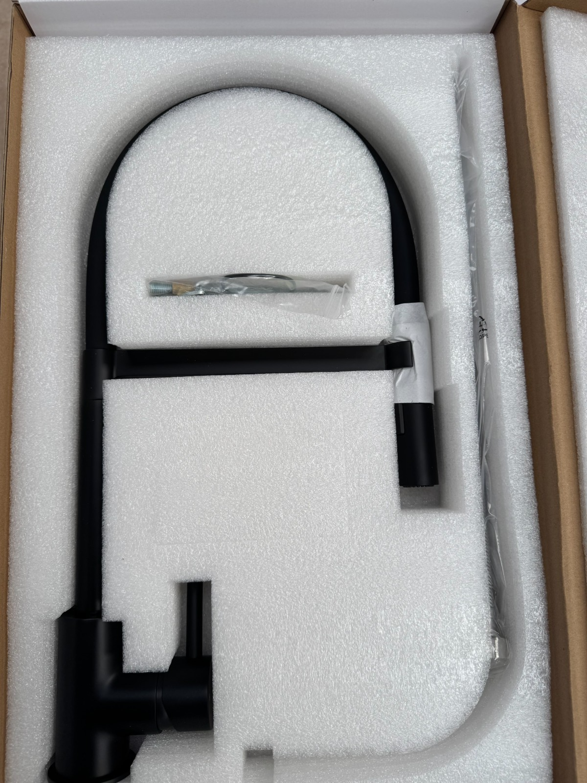 NEW Black Spray Hose pull out Mixer tap Victoria plumbing tap factory AX4544