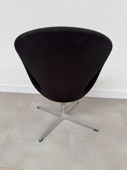 Ex Display Fritz Hansen Swan Lounge Chair by Arne Jacobsen AX017