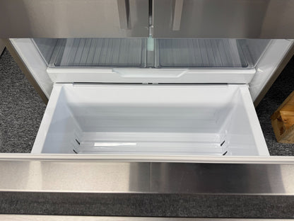 NEW Unused Fisher & Paykel RF610ADX6 Freestanding Fridge Freezer BR2335