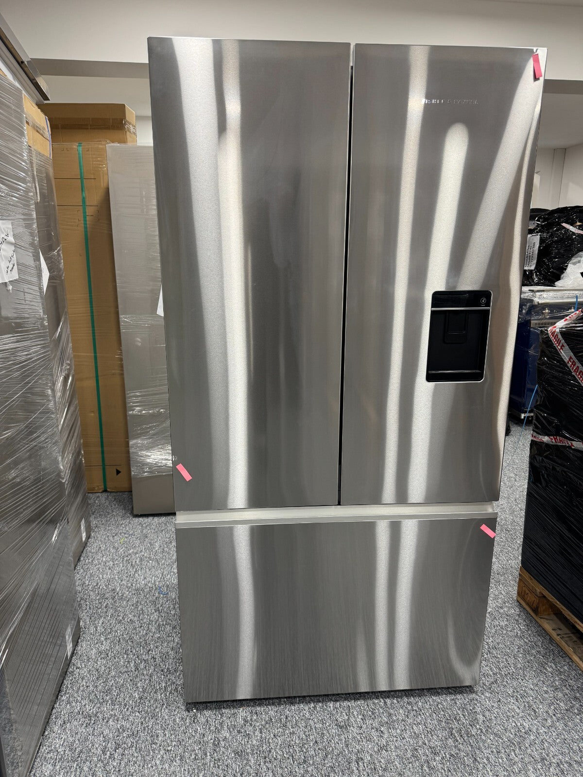 NEW Fisher & Paykel RF540ANUX6 Fridge Freezer Handleless ICE appliance BR685