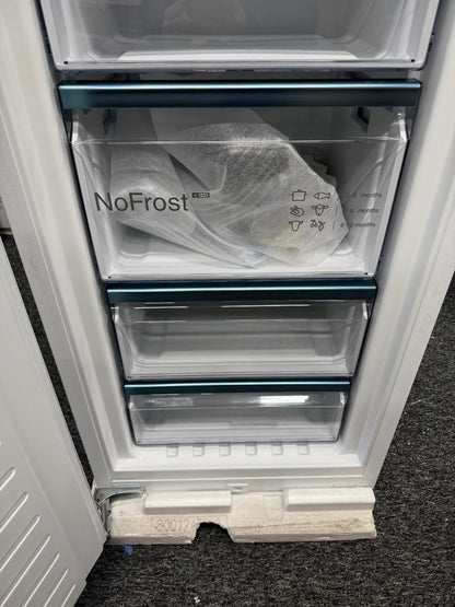 New Neff N90 GI7815NE0 Integrated No Frost Built in Column Freezer BR4163