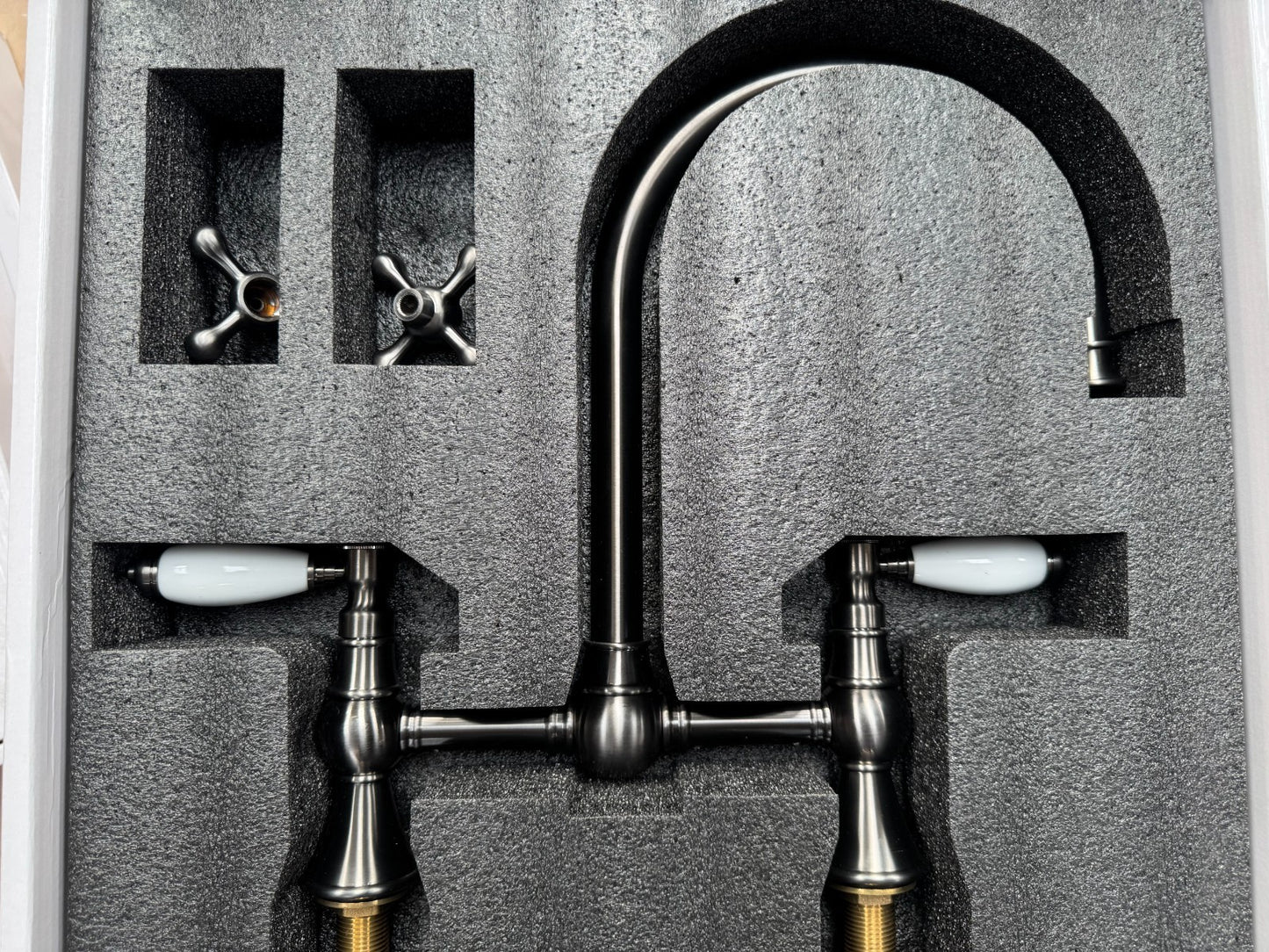 NEW Traditional Bridge Mixer tap Victoria plumbing tap factory Gunmetal AX4542