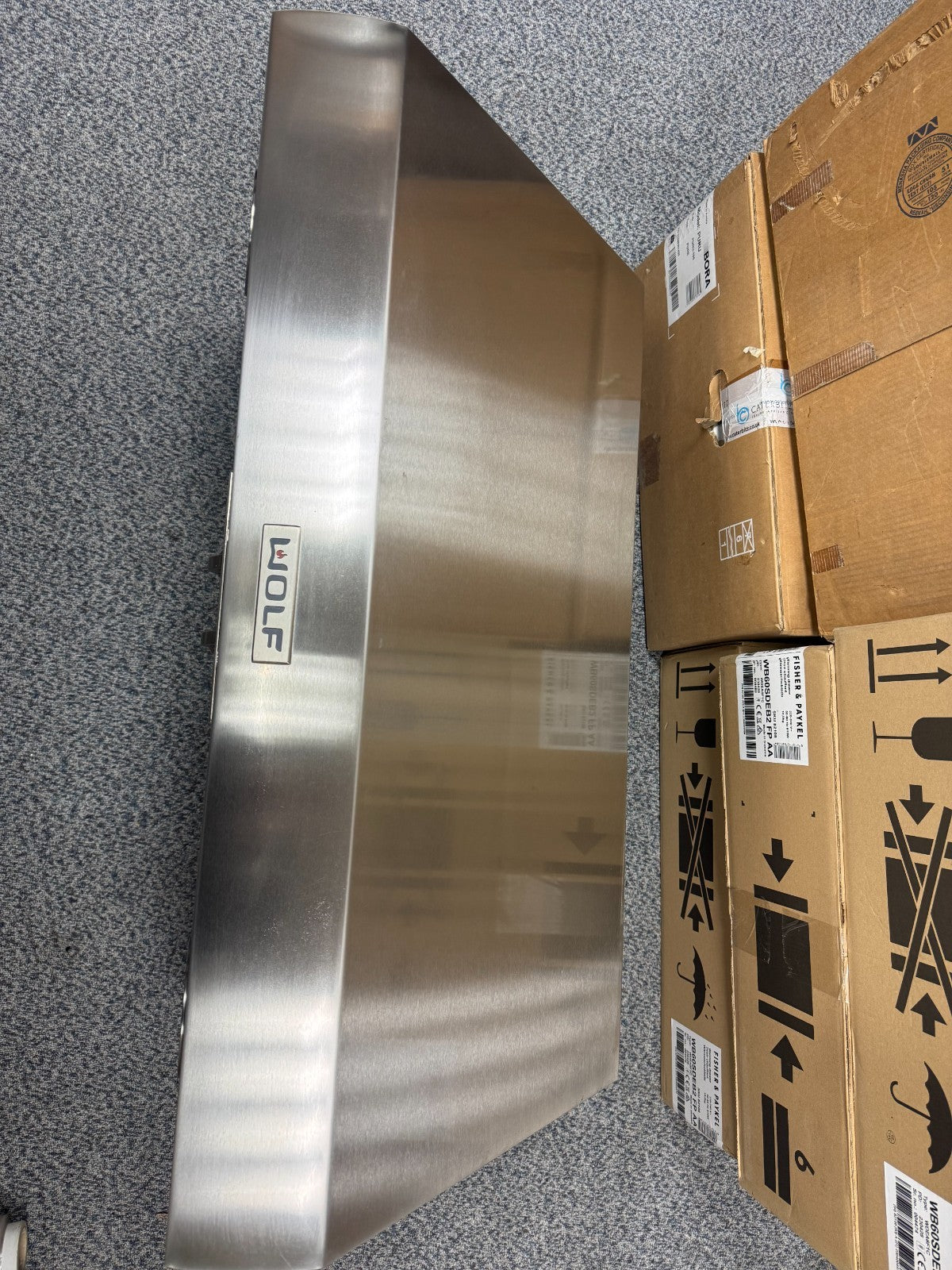 UNUSED Wolf Pro Wall Hood Extractor 914mm Appliance B34123