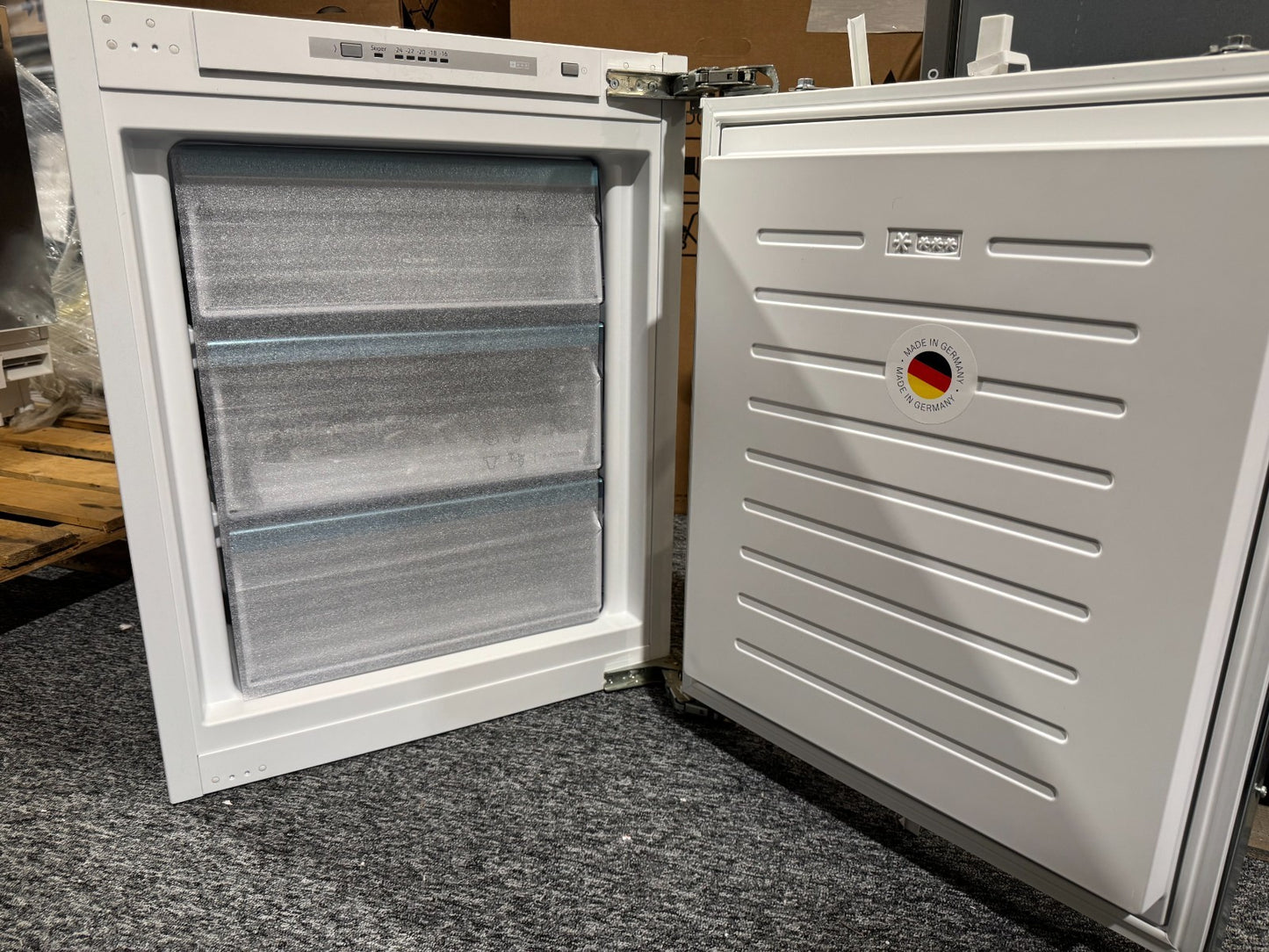 New Neff GI1113FE0 56 cm built in Integrated freezer BR4406