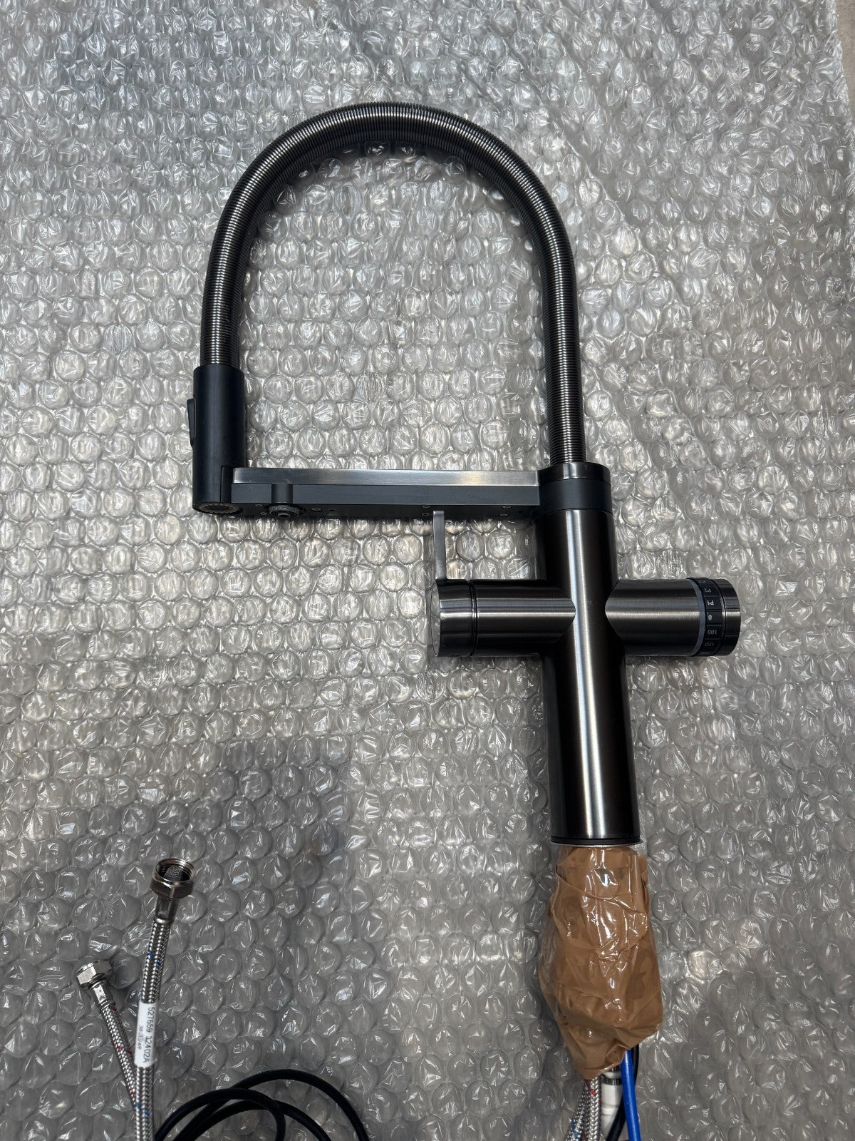 Ex Display Blanco Choice Icona Dark Steel Tap & CHOICE.AII Tank 527659 527661