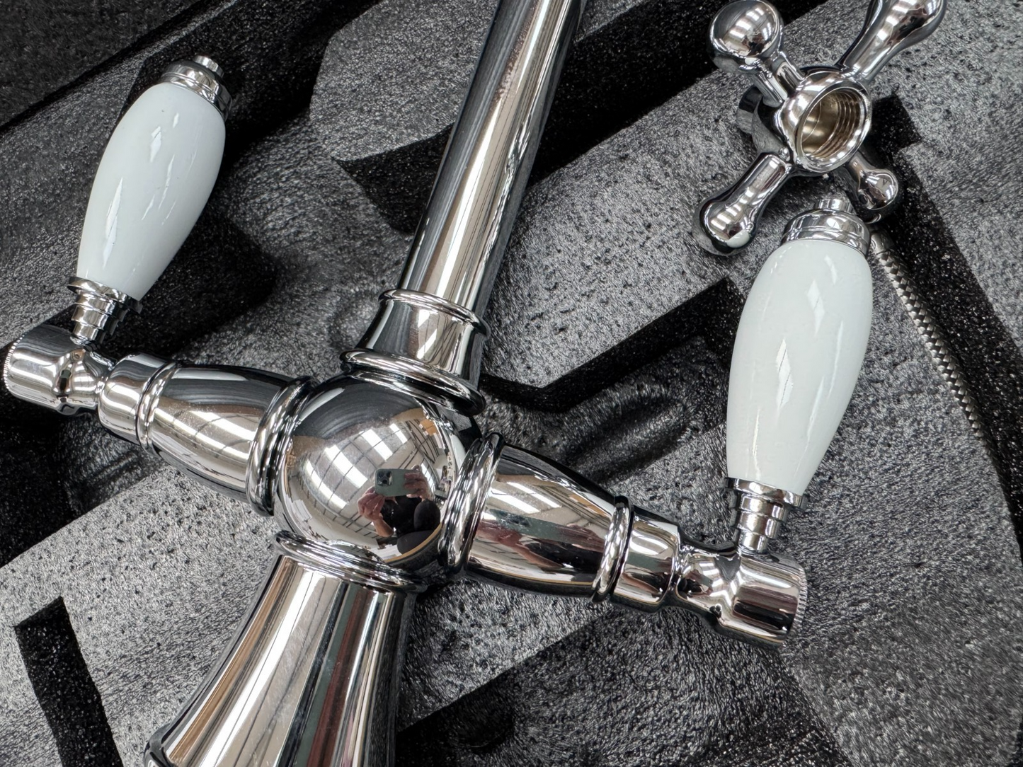 NEW Traditional Chrome Kitchen Mixer tap Victoria plumbing tap factory AX4526