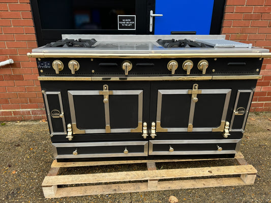 La Cornue Chateau 150 Range Cooker Oven Extractor Hood & Kitchen Black & Brass