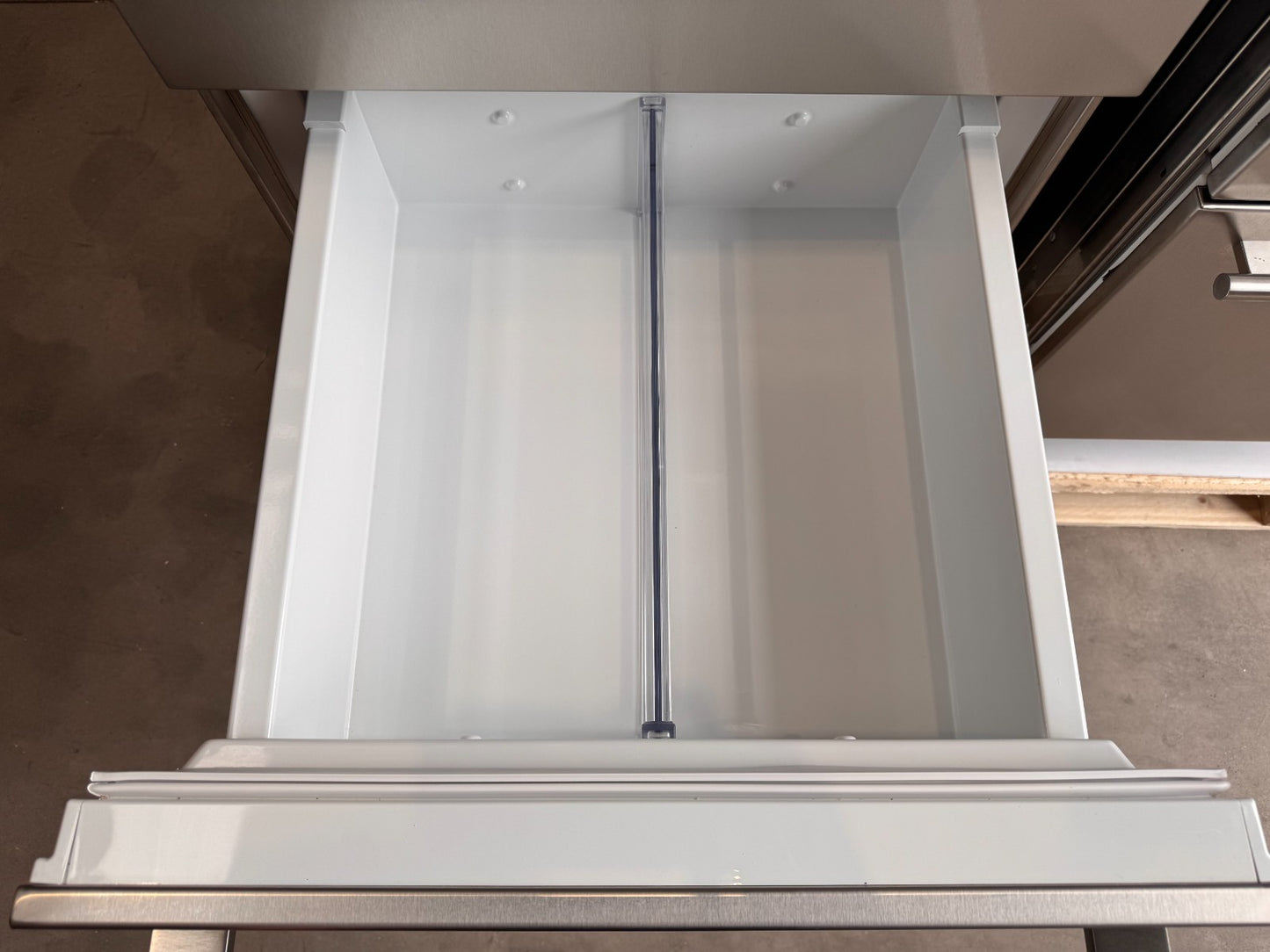 EX DISPLAY Sub-Zero Fridge Under counter Drawers ICBID-24RO Wolf SUB ZERO BR4654