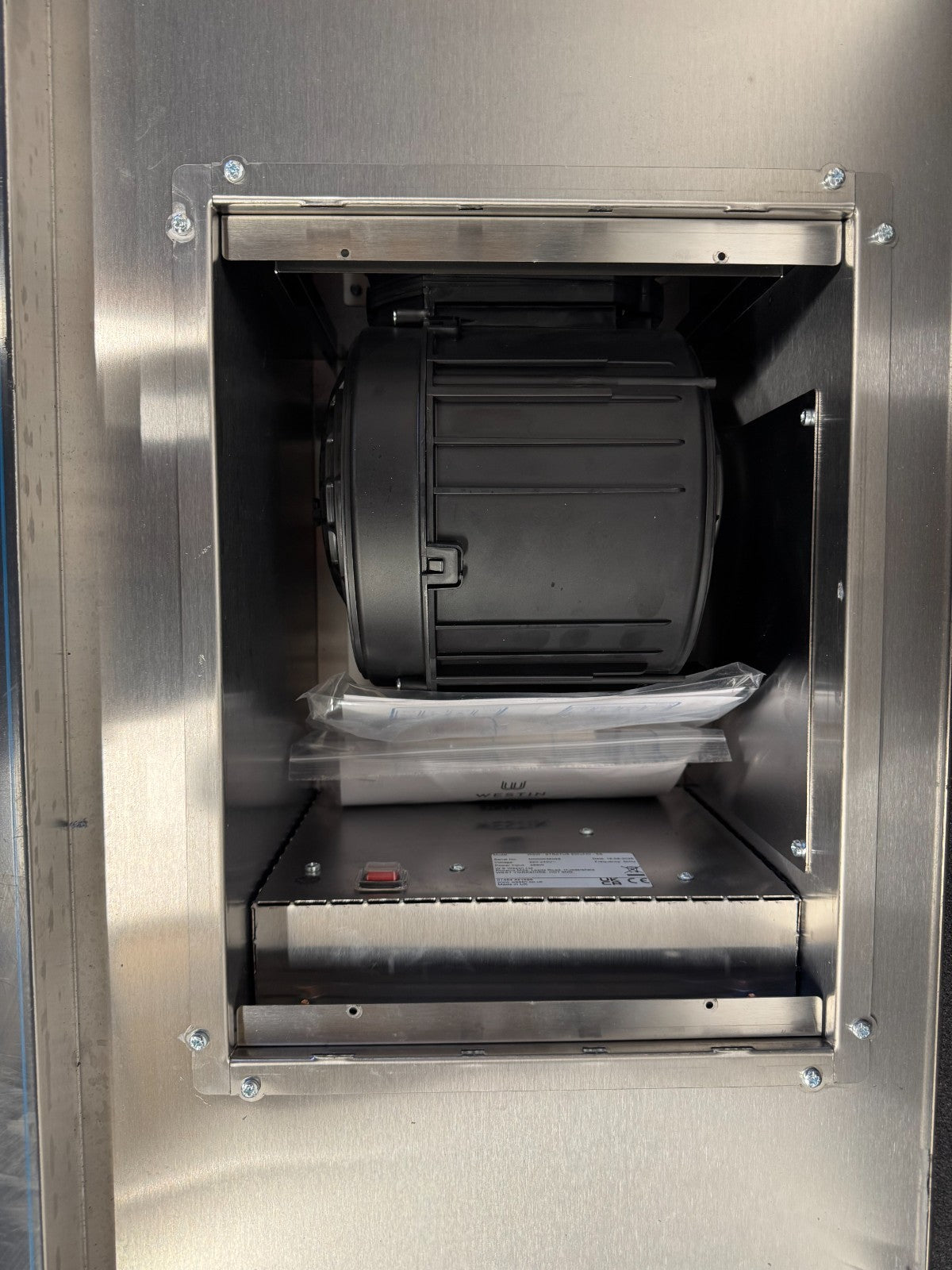 NEW WESTIN Stratus 900 x 440 Ceiling Extractor Hood internal motor BR4170