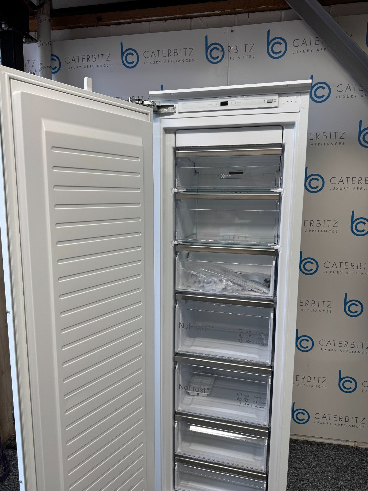New Neff GI7815NE0 Integrated No Frost Built in Column Freezer BR4158