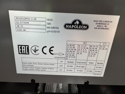 UNUSED Ex Display Napoleon Rogue PRO-S 425 Stainless Steel Gas BBQ