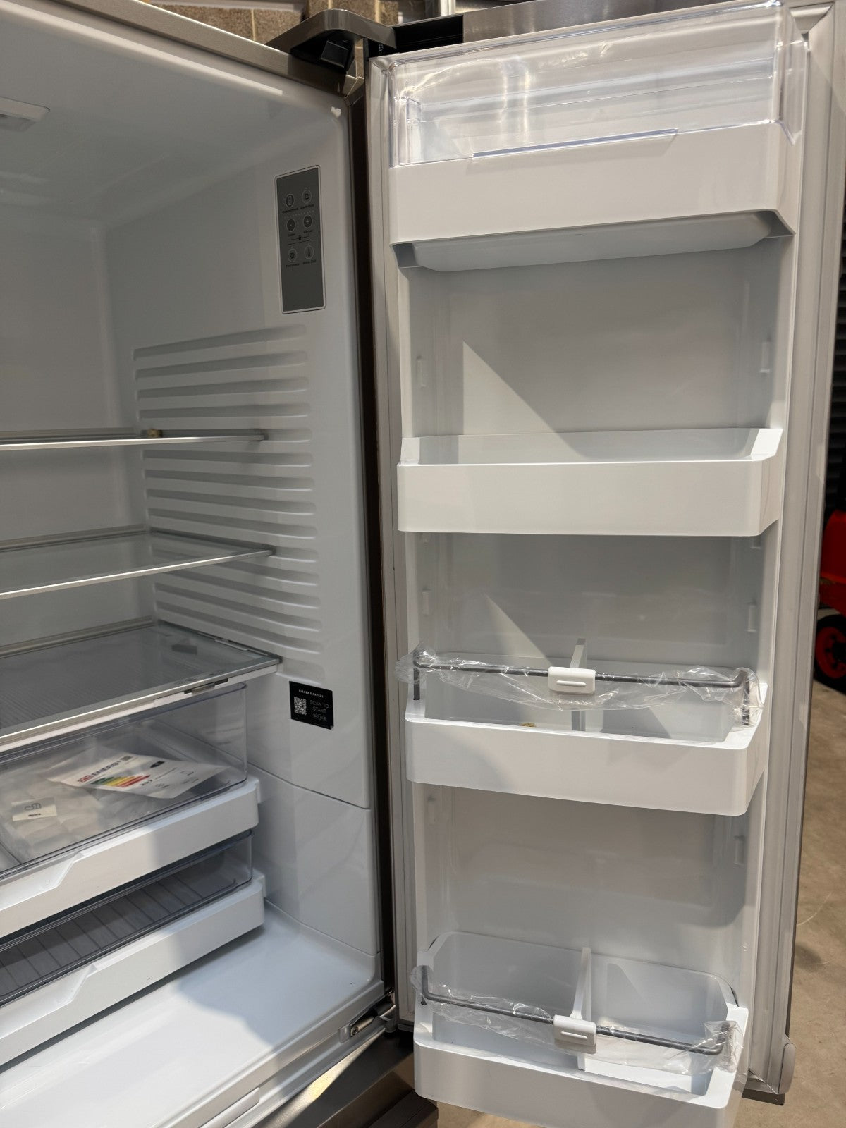 UNUSED Fisher & Paykel RF610ADX6 French Door Fridge Freezer BR4207