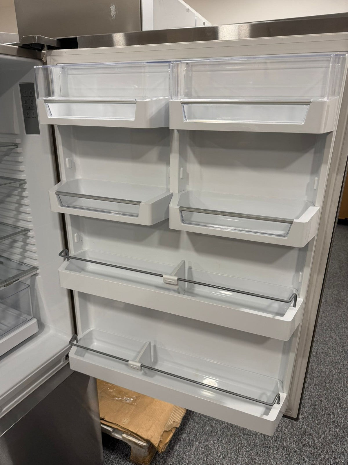 Ex Display Fisher & Paykel Fridge Freezer RF522BRXFD5 Right hand hinged BR4661