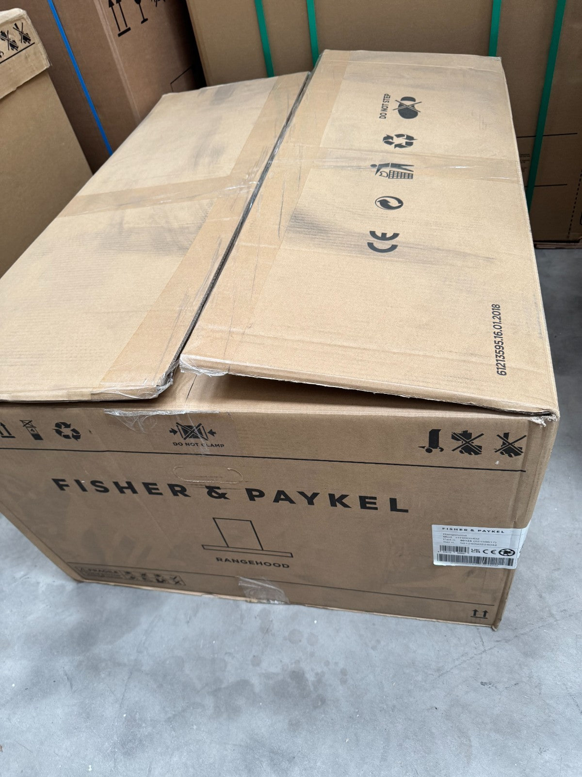 NEW Fisher & Paykel HT90GHB2 90 Black Wall Mounted Cooker Extractor hood BR4634
