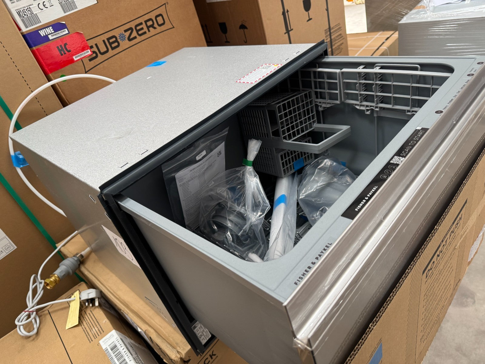 NEW Unused Fisher & Paykel DD60ST4HNX9 Stainless Steel Dishwasher Drawer BR4630