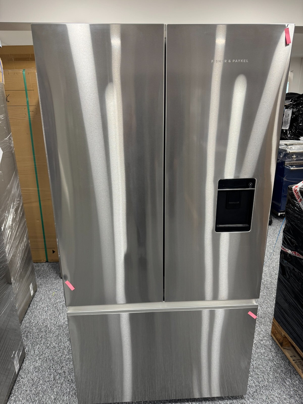 NEW Fisher & Paykel RF540ANUX6 Fridge Freezer Handleless ICE appliance BR685