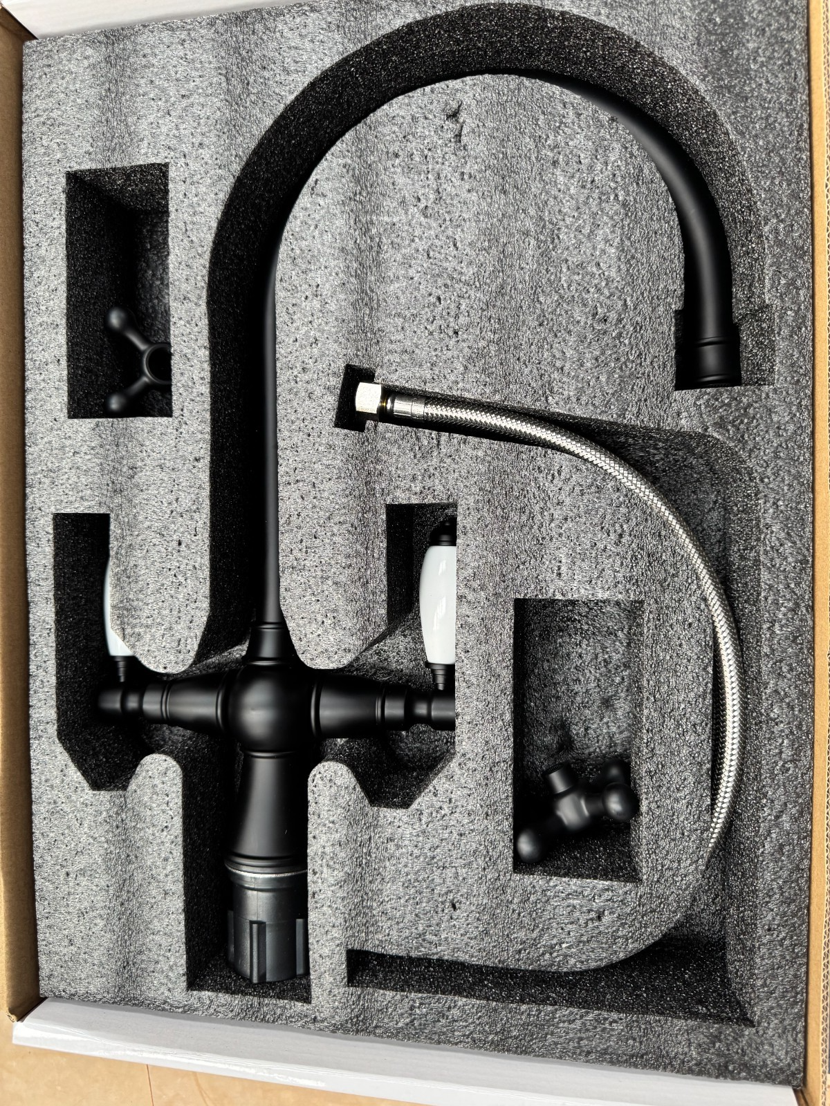 Traditional Black Kitchen Mixer tap Victoria plumbing tap factory AX4525