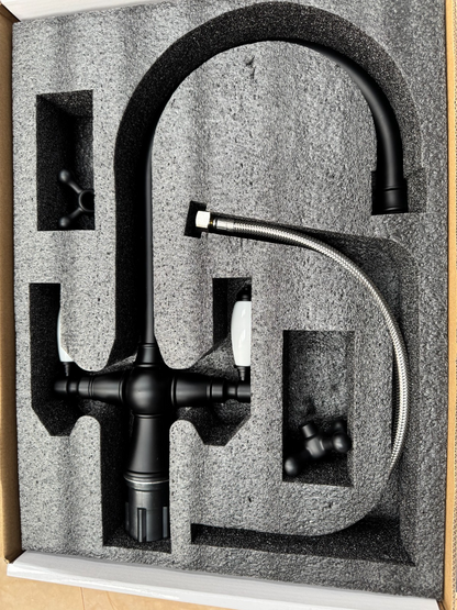 Traditional Black Kitchen Mixer tap Victoria plumbing tap factory AX4525