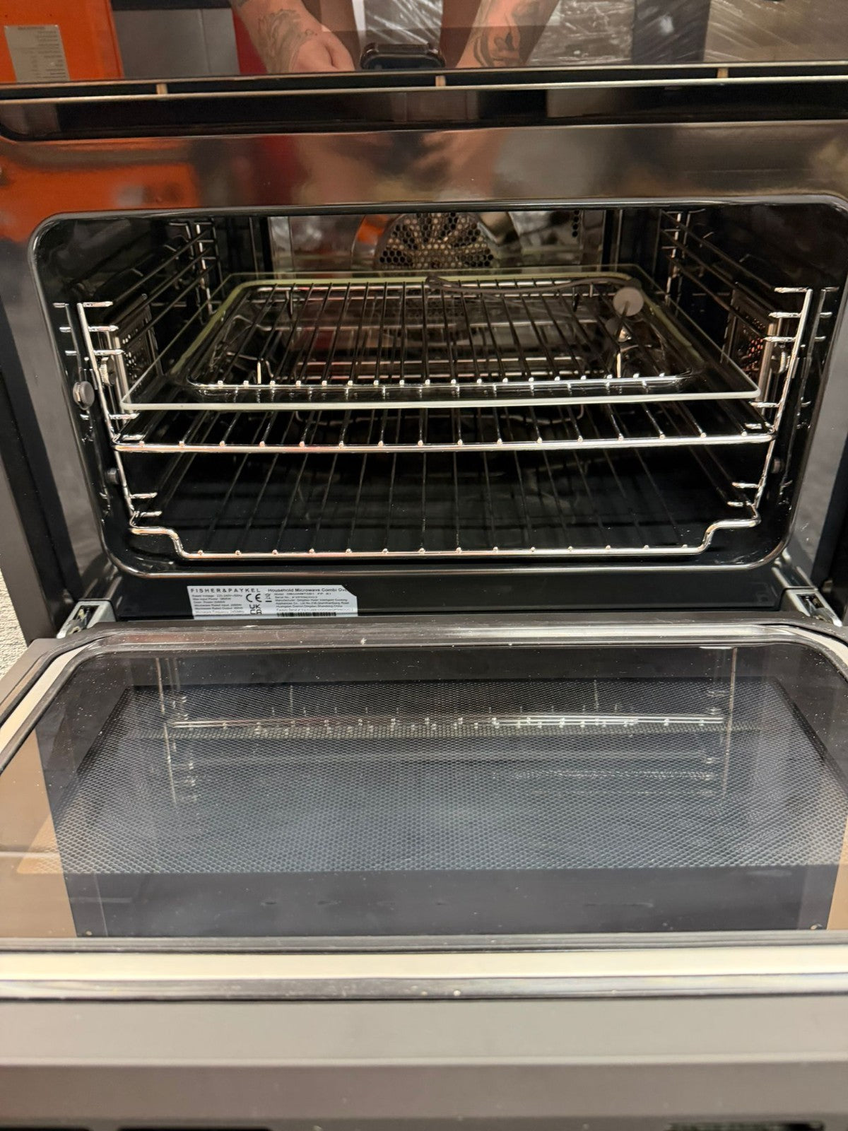 UNUSED Fisher & Paykel OM60NMTDB1 combi Microwave Oven cooker BR4680