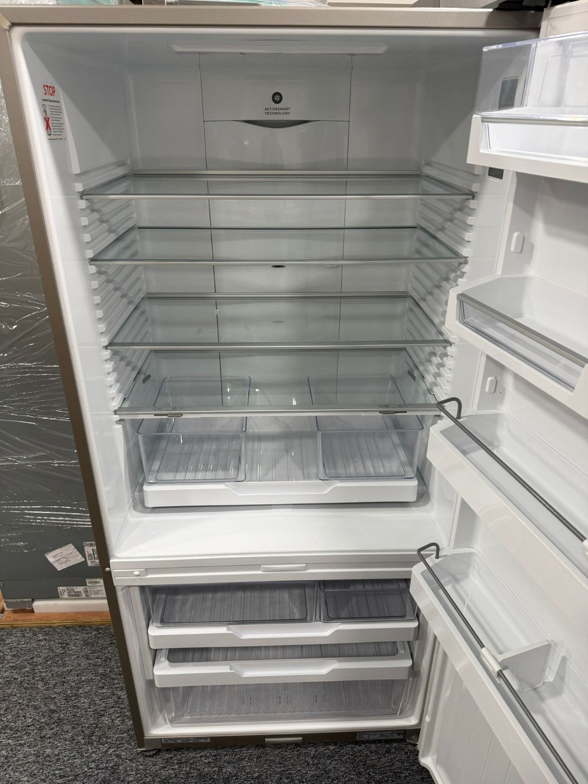 Ex Display Fisher & Paykel Fridge Freezer RF522BRXFD5 Right hand hinged BR4661