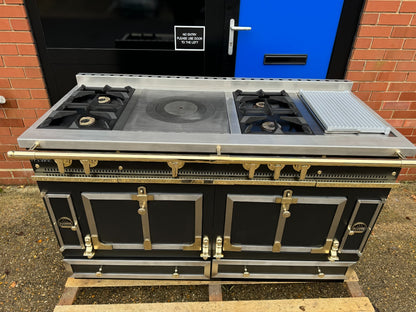 La Cornue Chateau 150 Range Cooker Oven Extractor Hood & Kitchen Black & Brass