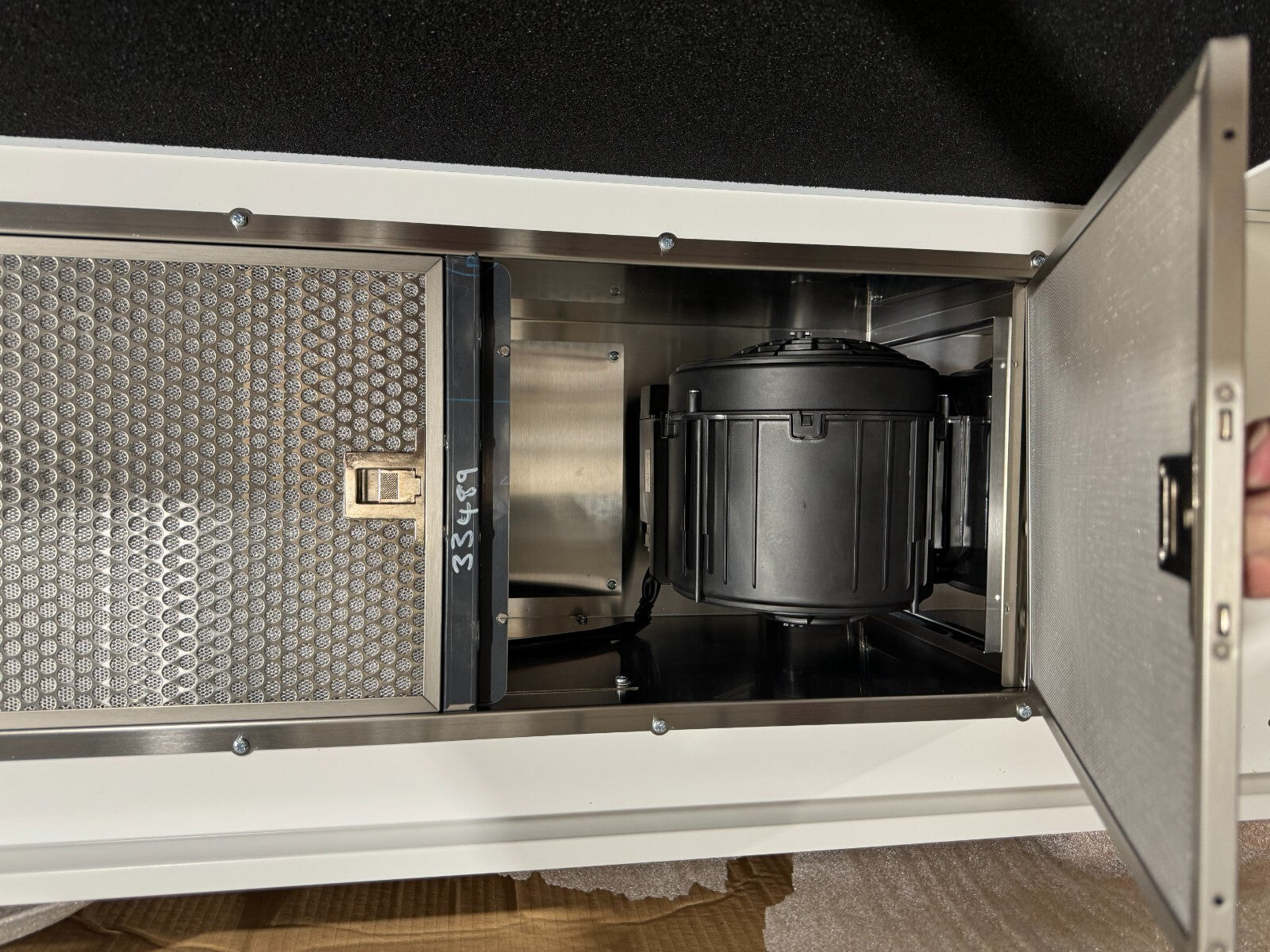 NEW Westin STRATUS AIR 1180 Built In ceiling Extractor Hood blower white
