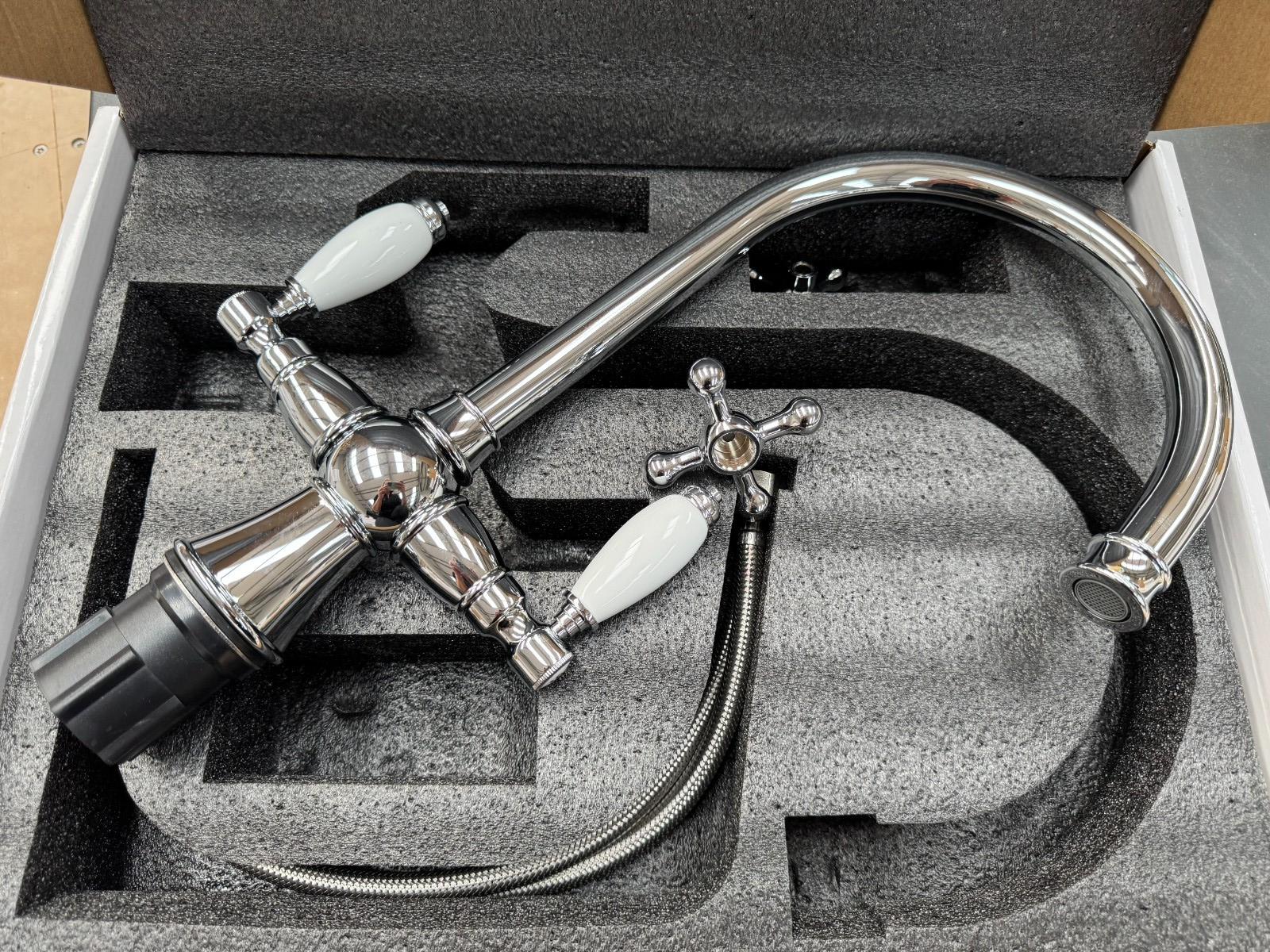 NEW Traditional Chrome Kitchen Mixer tap Victoria plumbing tap factory AX4526