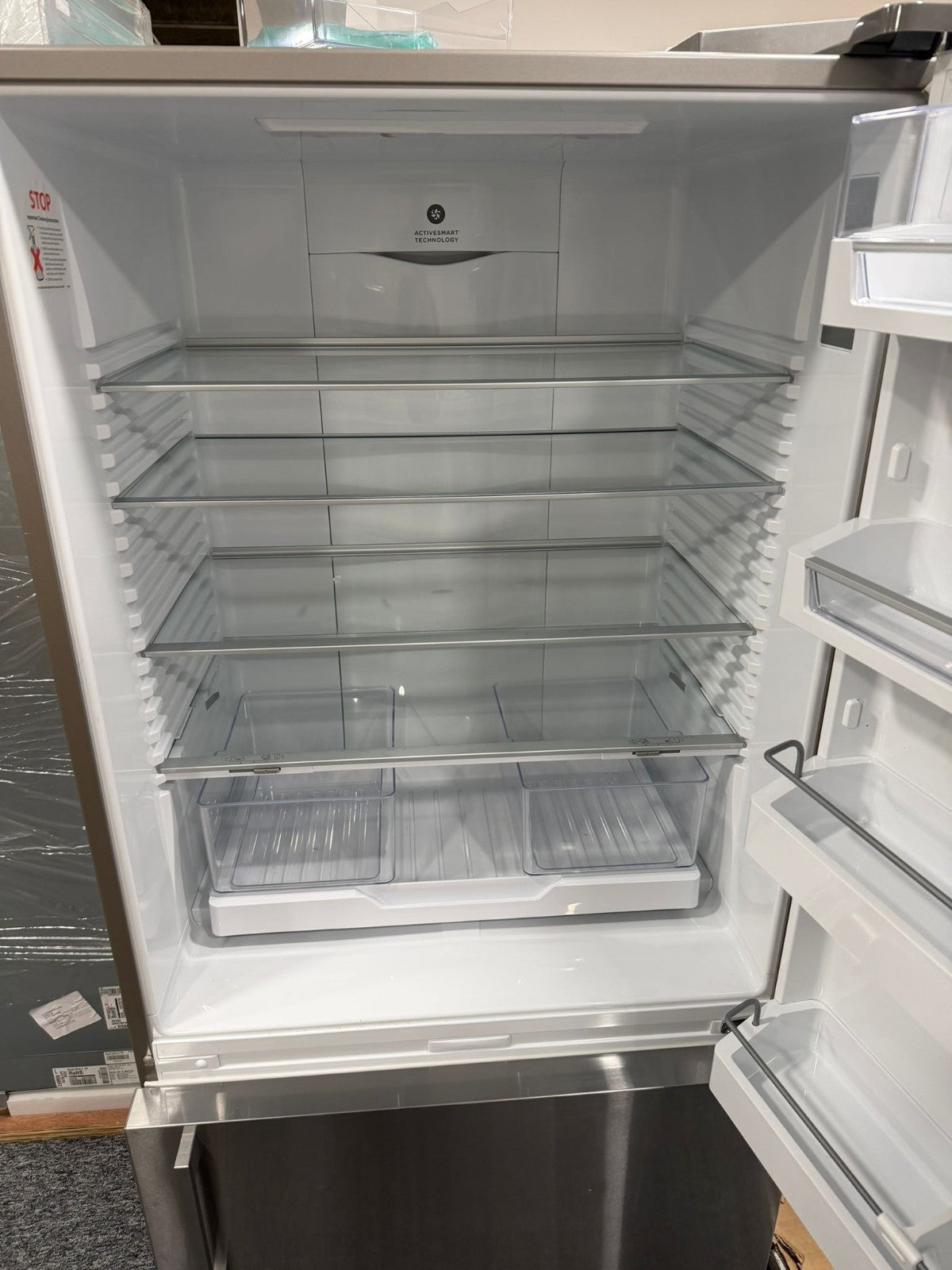 Ex Display Fisher & Paykel Fridge Freezer RF522BRXFD5 Right hand hinged BR4661