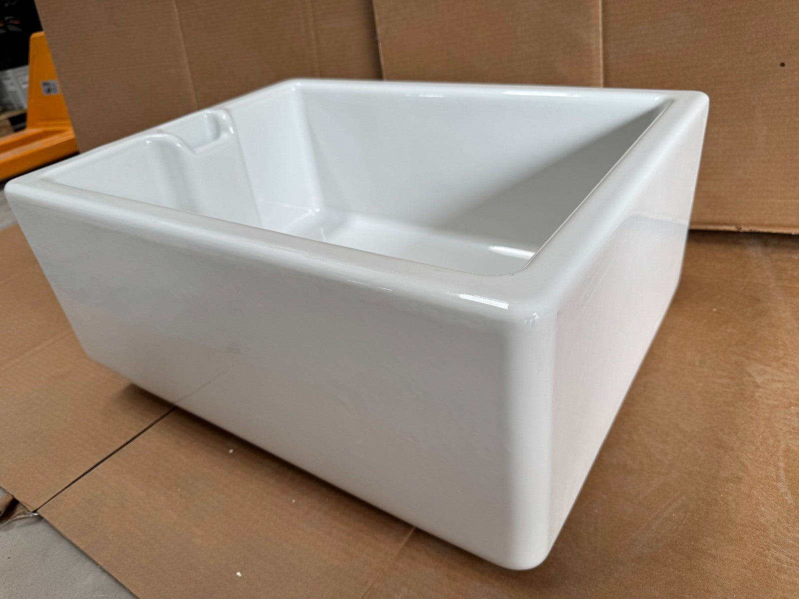 NEW UNUSED Whitebirk Belfast White Ceramic Kitchen Sink Basin Shaws AX02