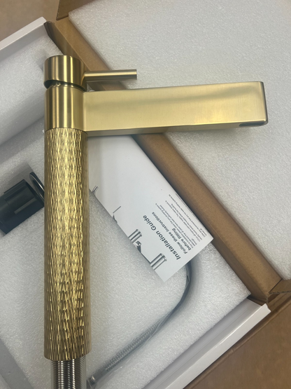 NEW Brass Quilt Lever Kitchen Mixer tap Victoria plumbing tap factory AX4595