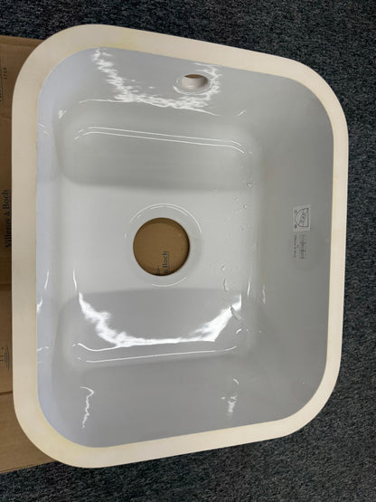 NEW Villeroy - Boch Cisterna 6704G001 White Ceramic Kitchen Sink Basin BR4242