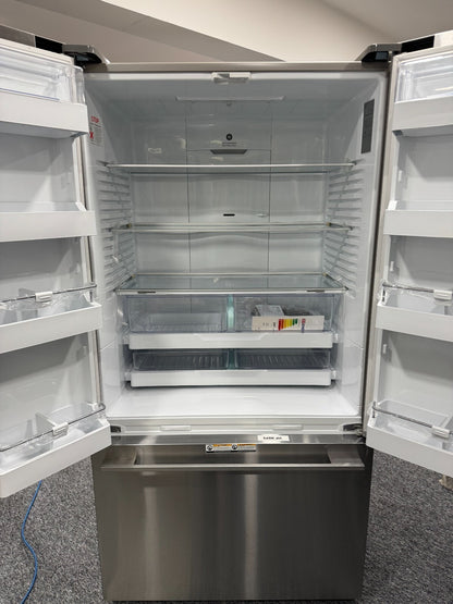 New Fisher & Paykel RF610ADX6 freestanding french door fridge freezer BR2238