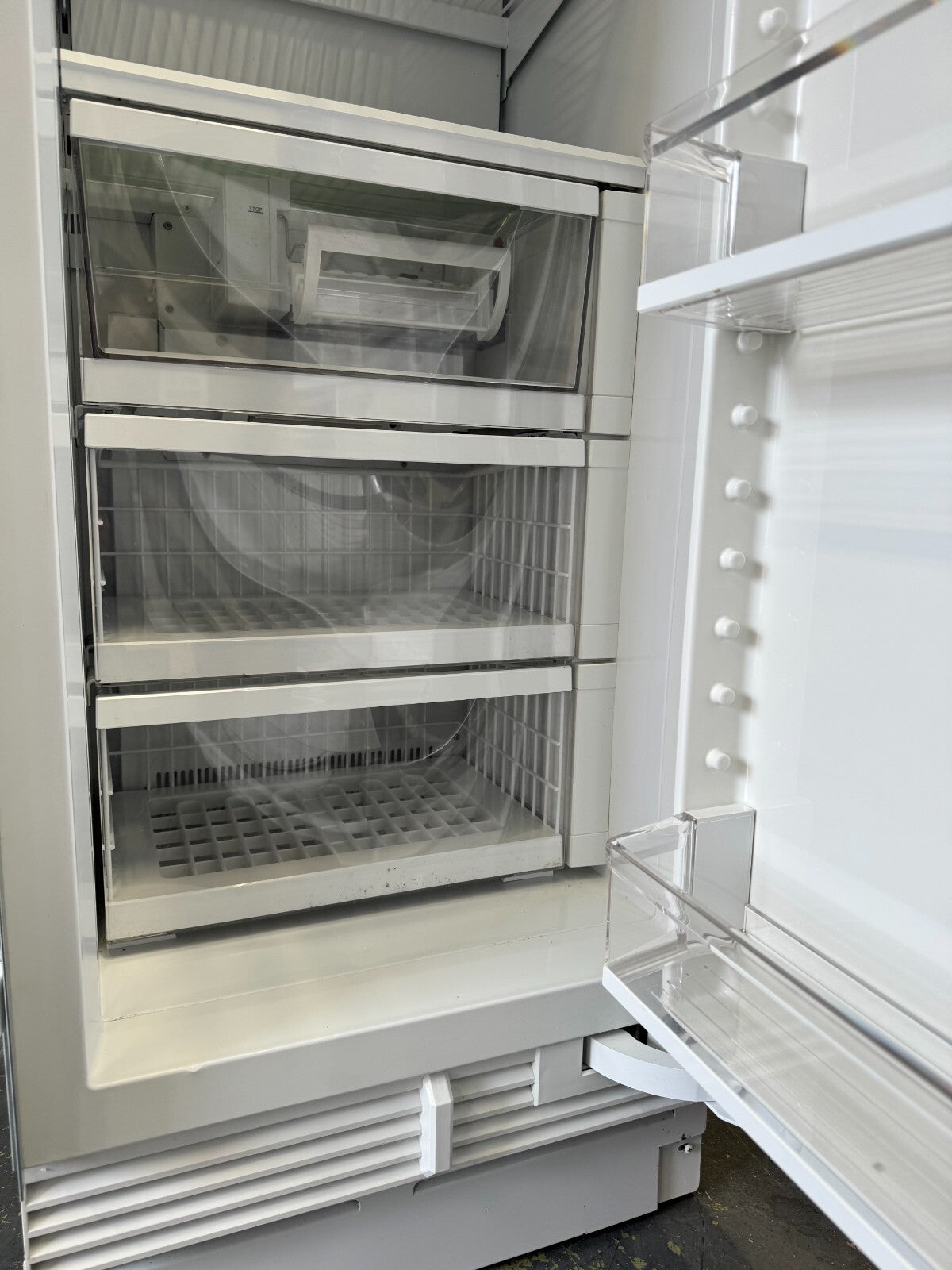 Sub-Zero ICBIC-24FI 610mm Column Freezer refrigeration appliance ICE B32147