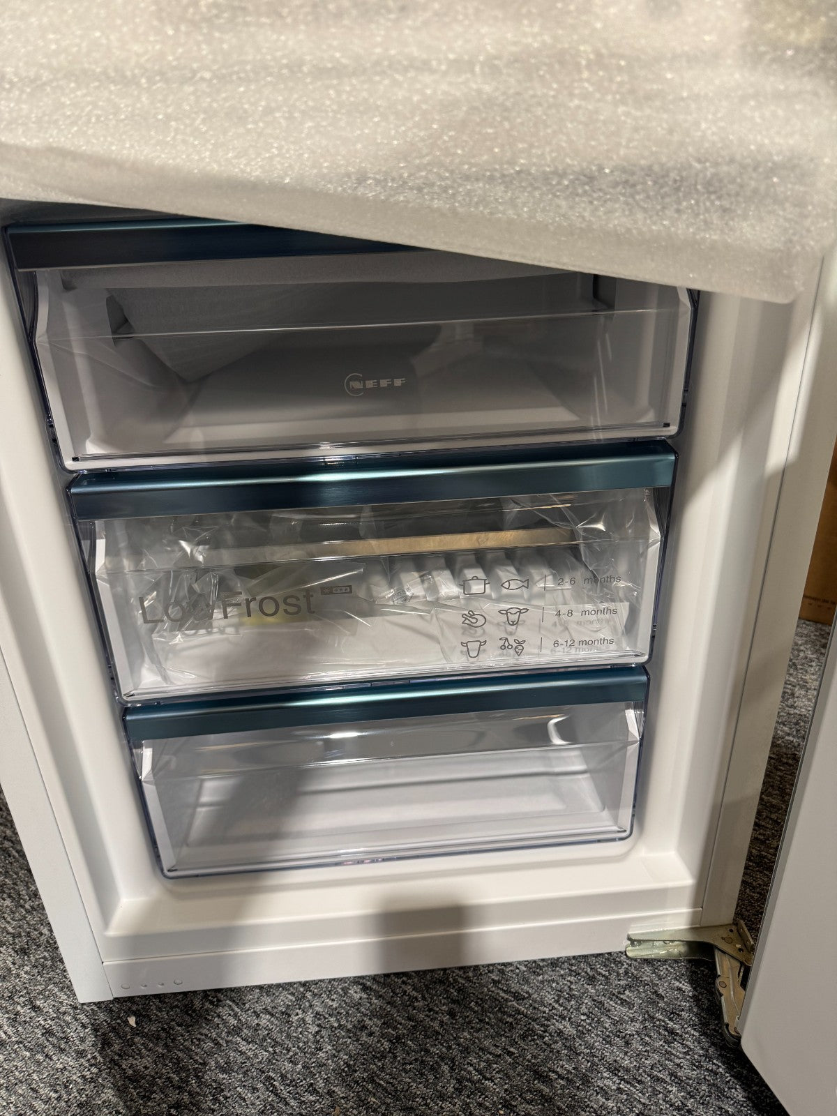 New Neff GI1113FE0 56 cm built in Integrated freezer BR4406
